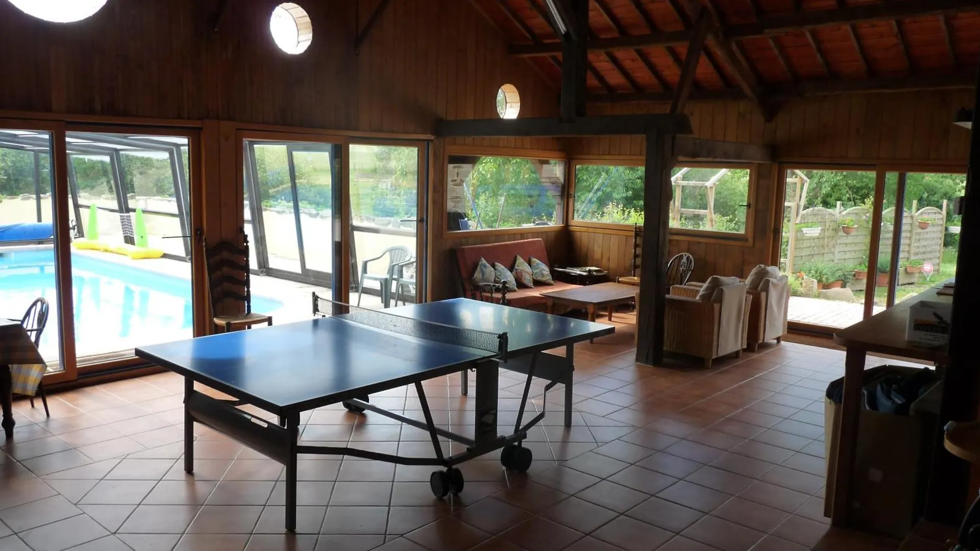 La Julerie, 4 Gites En Campagne Avec Piscine Corseul 0*,