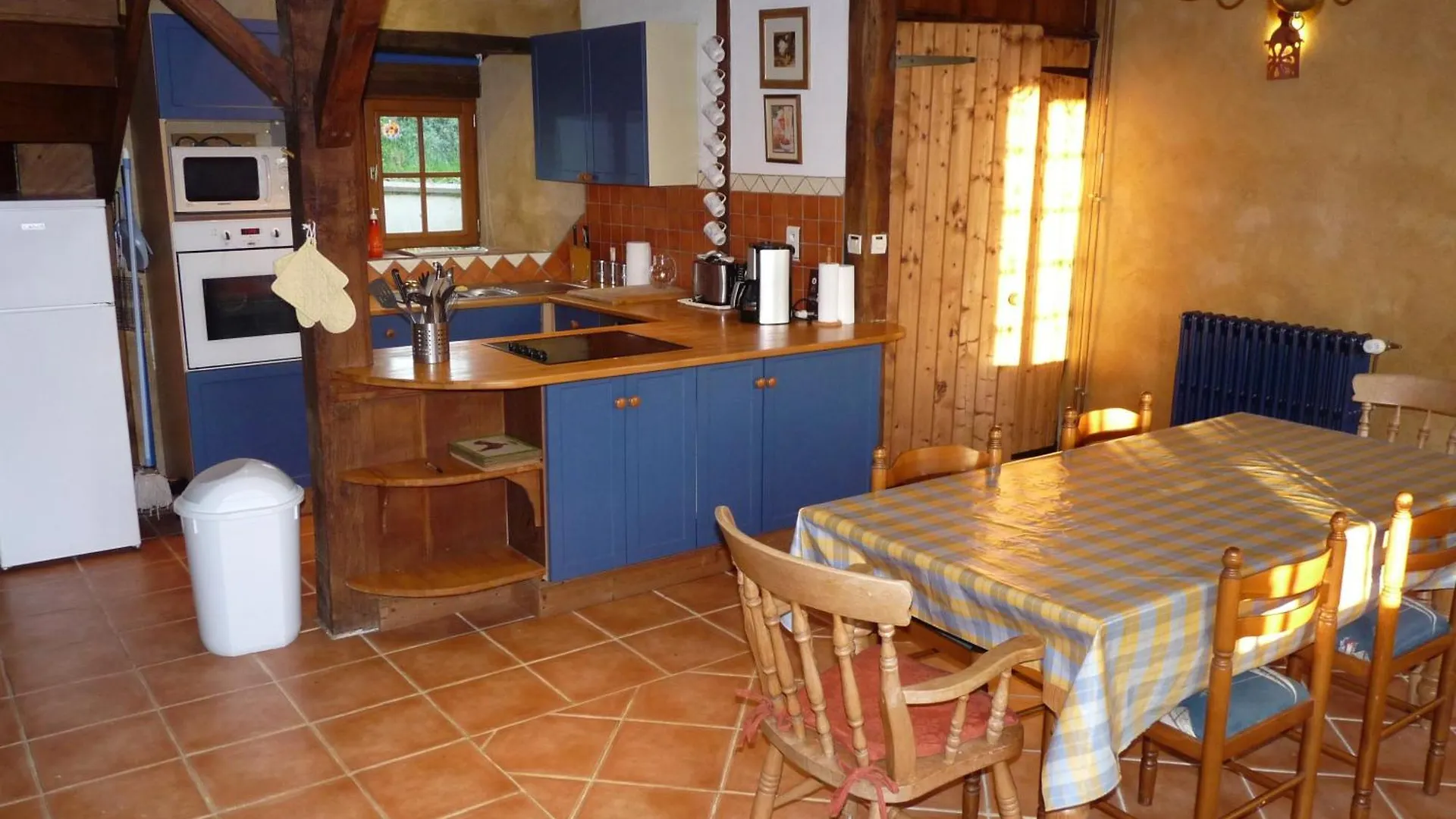 La Julerie, 4 Gites En Campagne Avec Piscine Corseul